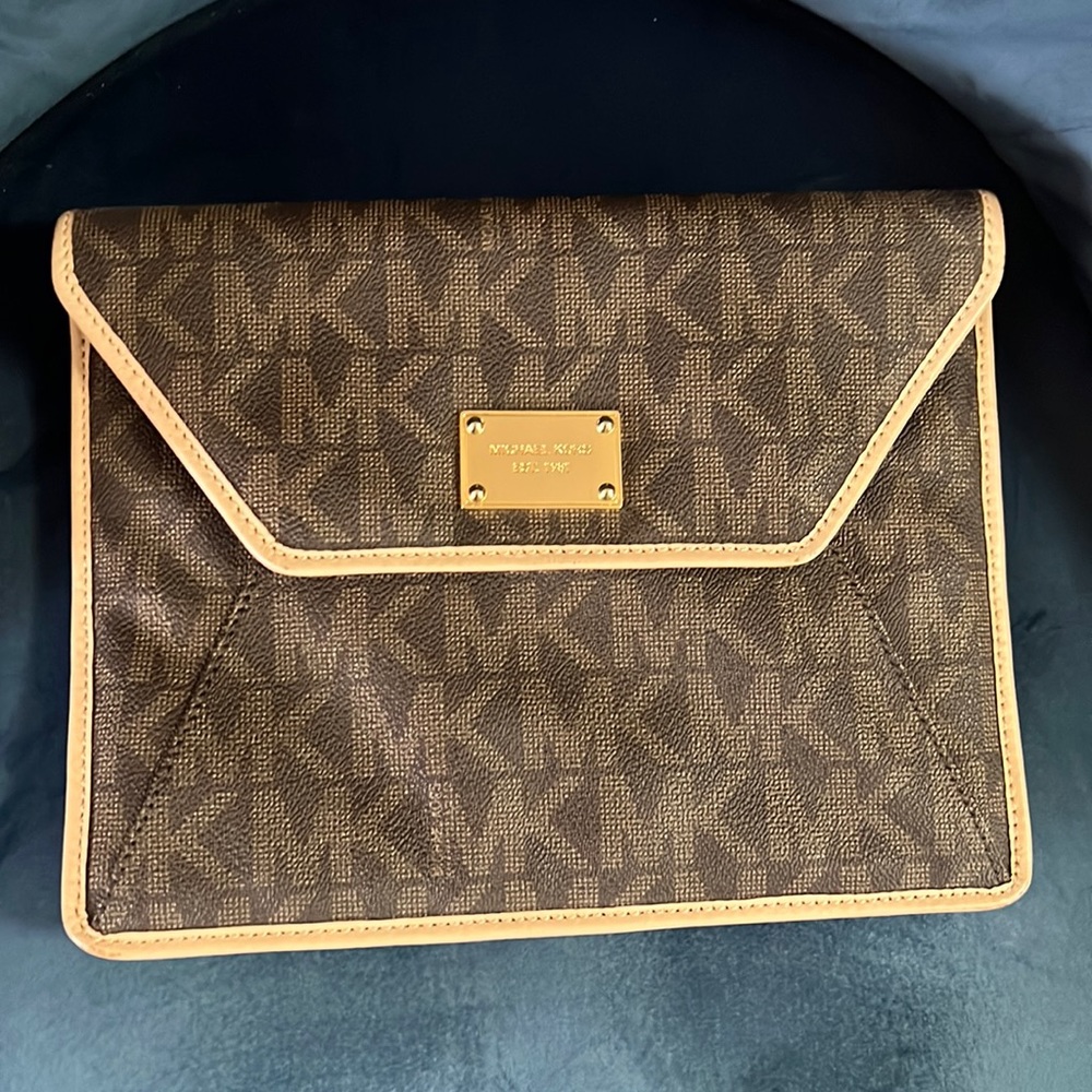 *SALE* Michael Kors  Clutch bag